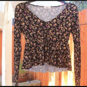 A floral crop top 💐